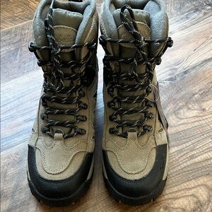 Cabela's Women's Winter Boots New!